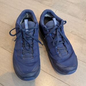 Arc'teryx Gore-Tex Aerios FL GTX women's blue hiking shoes size 8.5